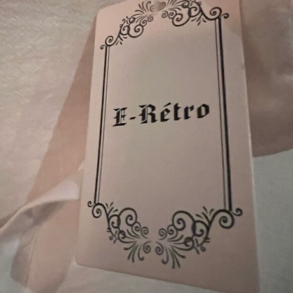 E-retro Blouse Women’s Med-XL White Collared 4 Buttons Short Sleeve NWT - Picture 8 of 8